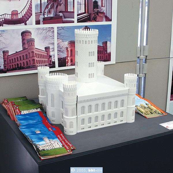 Ein Modell vom Jagdschloss Granitz war Bestandteil der Präsentation.Staatliche Schlösser und Gärten Mecklenburg-Vorpommern © 2005 bbl-mv