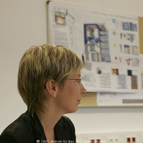 Für die Künstlerin Dana Bandau von aurelia design Rostock war es eine Frage des Standpunktes. © 2007 Betrieb für Bau und LiegenschaftenMecklenburg-Vorpommern