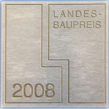 Diese Plakette wurde am 4. September 2008 in Schwerin für den Neubau des Zentrums für Zahn-, Mund- und Kieferheilkunde (ZZMK) an der Ernst-Moritz-Arndt-Universität Greifswald vergeben. © 2008 Betrieb für Bau und Liegenschaften Mecklenburg-Vorpommern