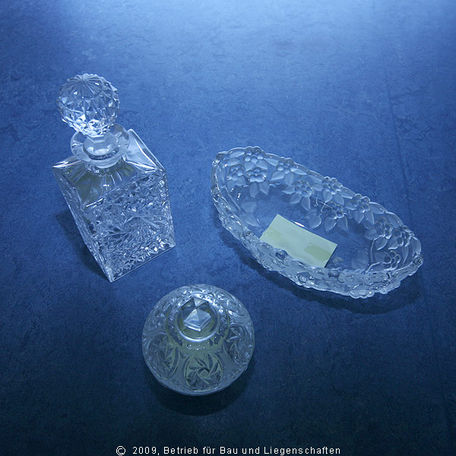 Fiskalerbschaften aus Kristall: Karaffe, Obstschale und Schale mit Deckel. © 2009 Betrieb für Bau und Liegenschaften Mecklenburg-Vorpommern
