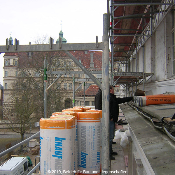 während der Bauarbeiten Blick vom Gerüst zum Schloss © 2010 Betrieb für Bau und Liegenschaften Mecklenburg-Vorpommern