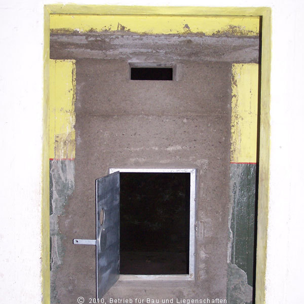 Einbau kleiner Stahltüren © 2010 BBL M-V