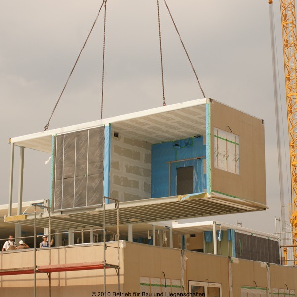 Die Richtung stimmt, das Modul kann abgesetzt werden © 2010 Betrieb für Bau und Liegenschaften Mecklenburg-Vorpommern
