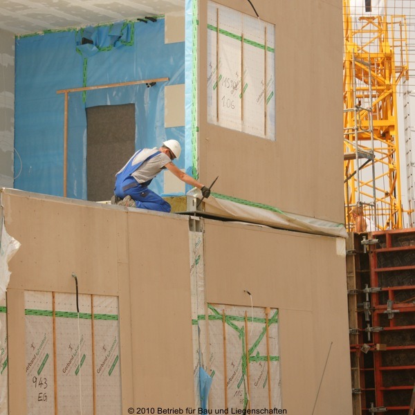 Die einzelnen Module werden miteinander verbunden © 2010 Betrieb für Bau und Liegenschaften Mecklenburg-Vorpommern