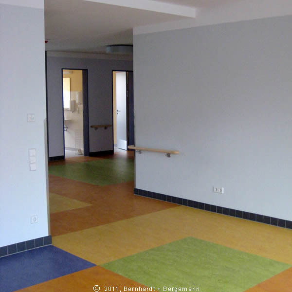 Farbenfreudiges Foyer © 2011 Bernhardt + Bergemann