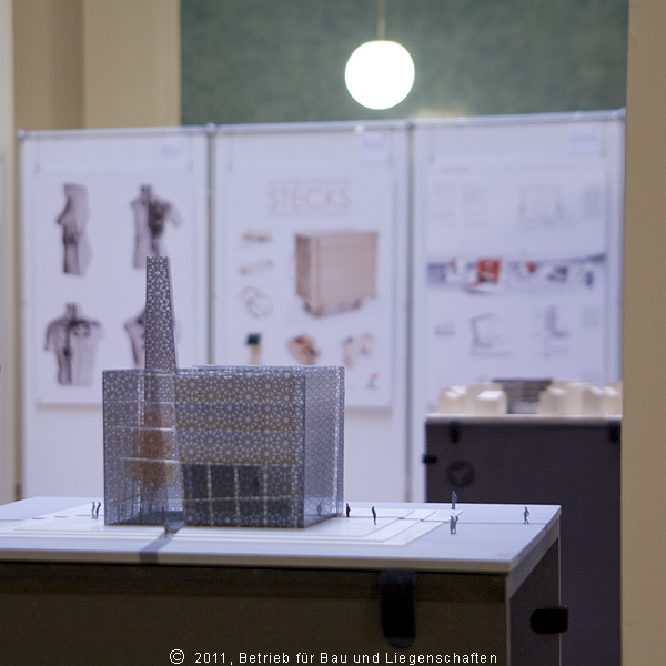 Von Schmuck über Plakate bis zu Artefakten. Hier das Modell eines Beitrages zum Studentenwettbewerb zum Bau einer Moschee in Rostock. © 2011 Betrieb für Bau und Liegenschaften Mecklenburg-Vorpommern