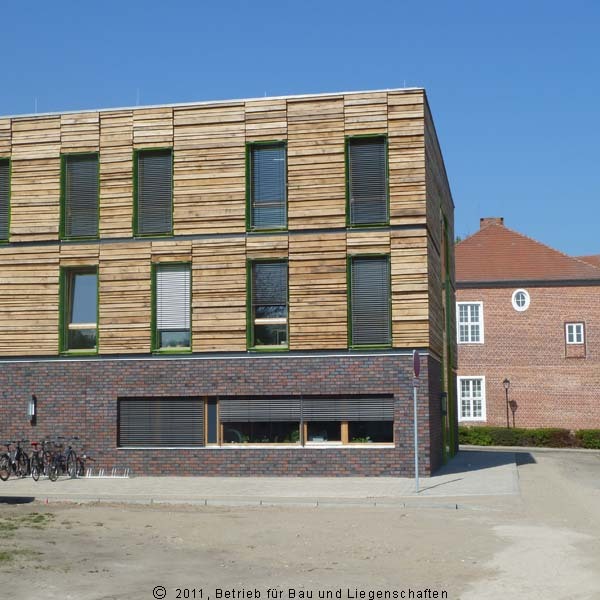 Feierliche Übergabe des Bürogebäudes der FNR in Gülzow.jpg © 2011 Betrieb für Bau und Liegenschaften Mecklenburg-Vorpommern