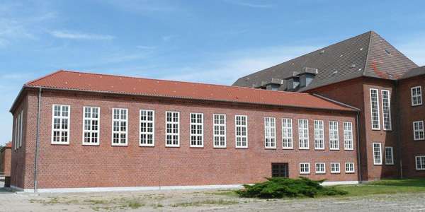 Umbau und Sanierung Turnhalle und Heizhaus zu ETR-Hallen.jpg © 2011 BBL M-V2011 Betrieb für Bau und Liegenschaften Mecklenburg-Vorpommern