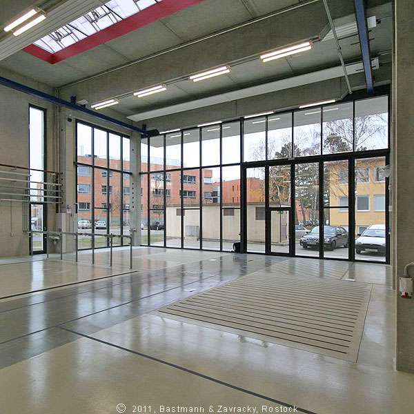 Universität Rostock, Neubau Forschungshalle für die Fakultät Maschinenbau und Schiffstechnik.jpg © Bastmann+Zavracki, Rostock