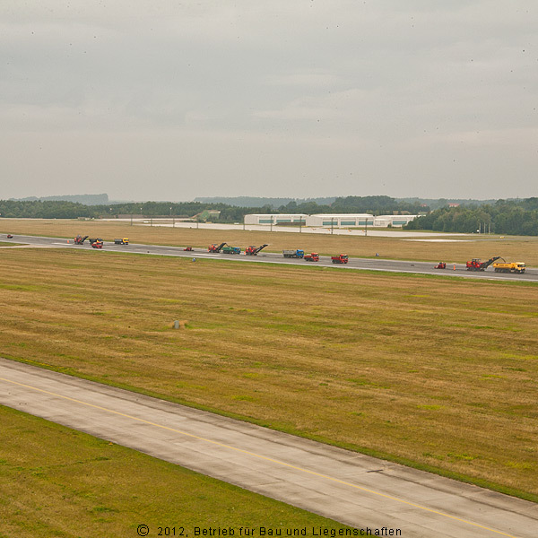 Ein straffer Zeitplan war notwendig, damit die Fertigstellung bis zum 13. September 2012 geschafft werden konnte: zehn Tage lang wurde rund um die Uhr gearbeitet. © 2012 Betrieb für Bau und Liegenschaften Mecklenburg-Vorpommern