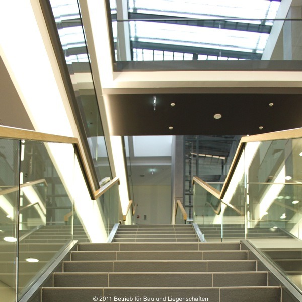 Blick auf die verglasten Dachflächen über dem Treppenhaus © 2011 Betrieb für Bau und Liegenschaften Mecklenburg-Vorpommern