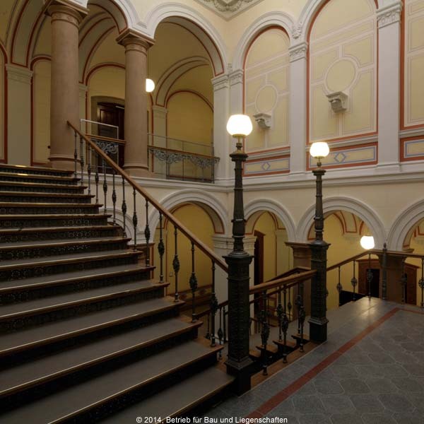 Technische Übergabe nach der Grundsanierung des Universitätshauptgebäudes.jpg © 2014 Betrieb für Bau und Liegenschaften Mecklenburg-Vorpommern