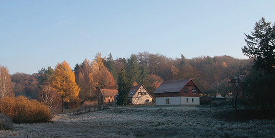 Idyllisch gelegen im UNESCO-Weltnaturerbe Serrahner Buchenwälder.