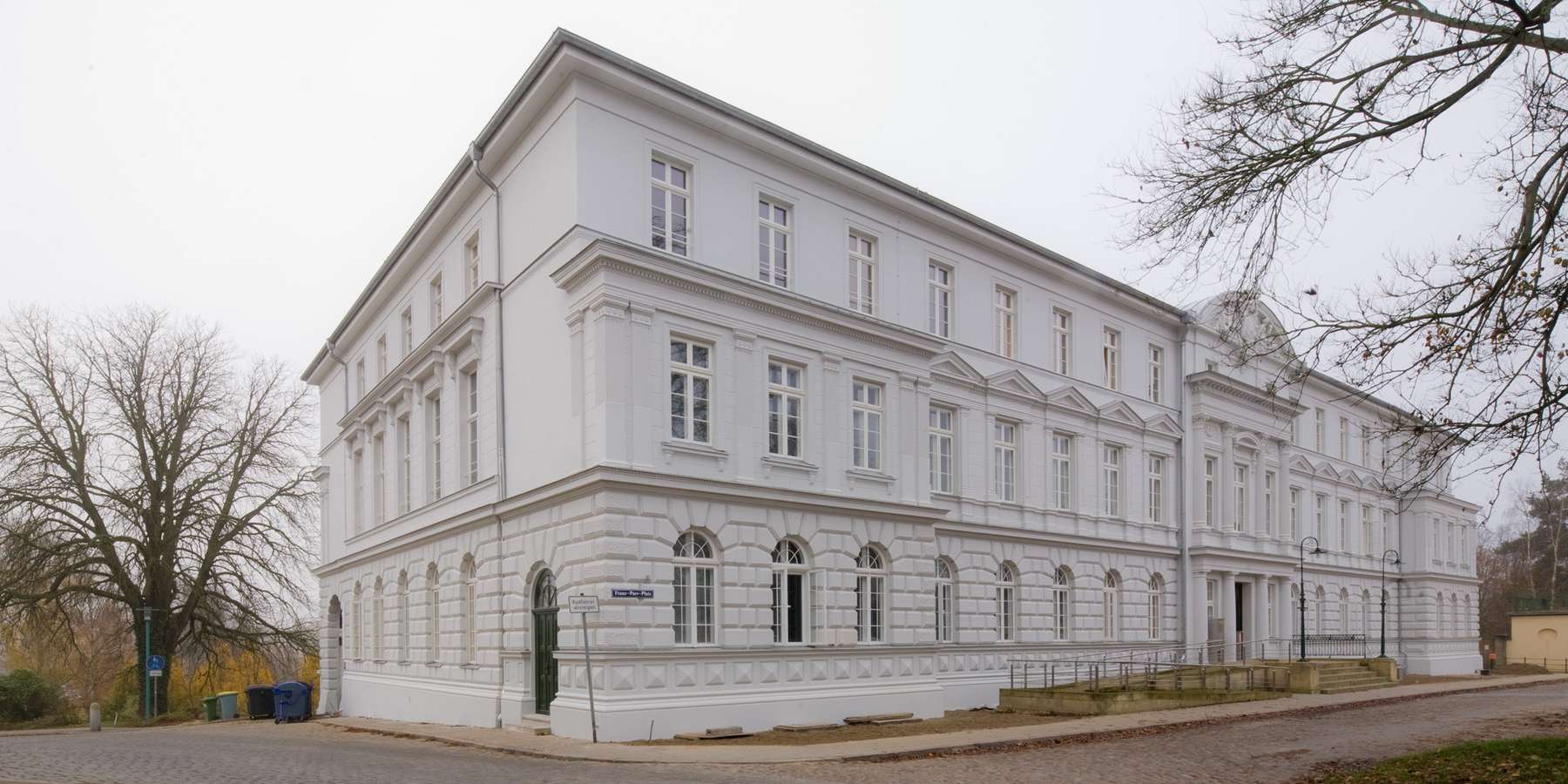 Ansicht vom Franz-Parr-Platz © 2011 Betrieb für Bau und Liegenschaften M-V