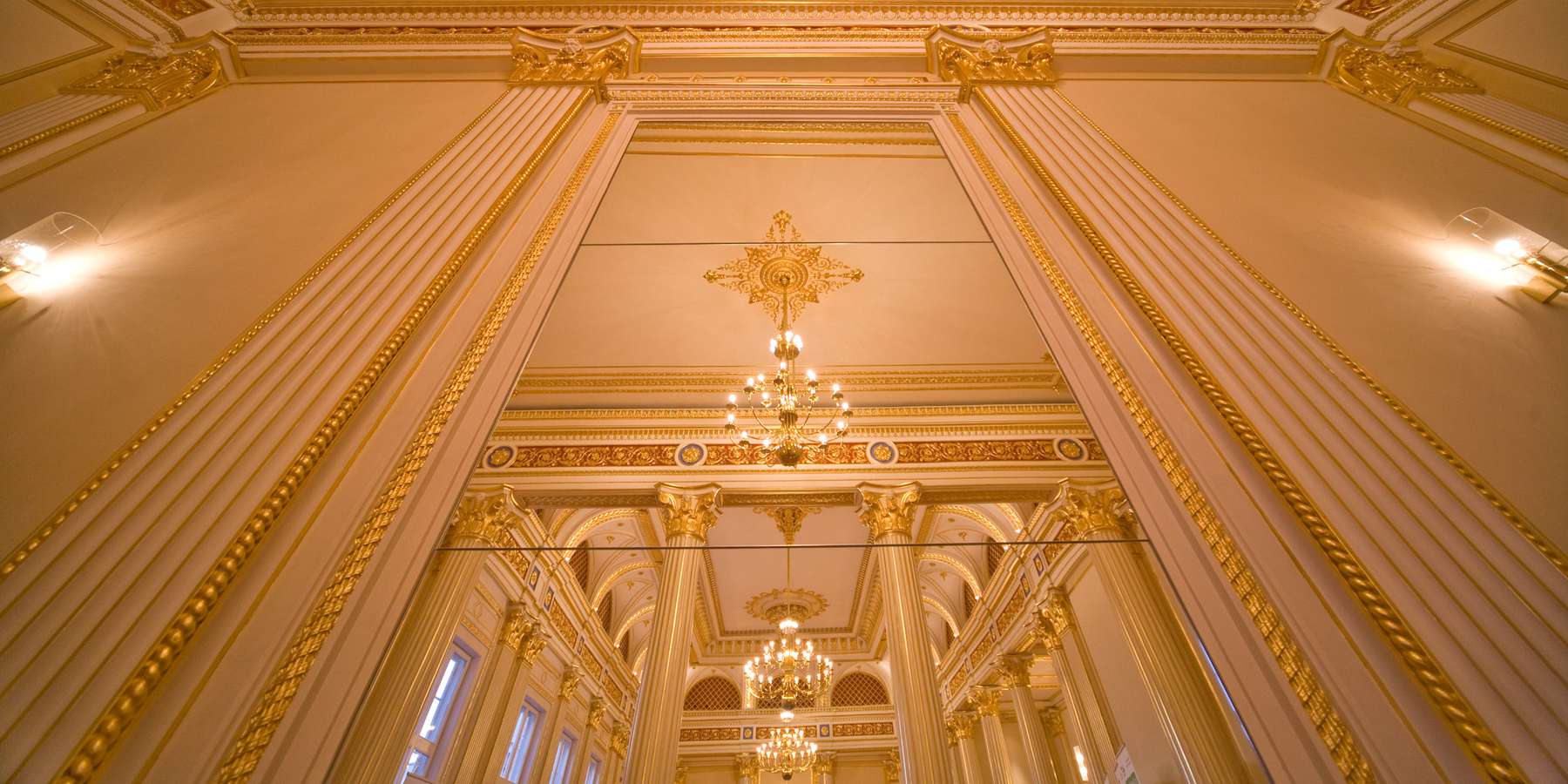 Erhielt einen Sonderpreis beim Landesbaupreis 2010 - Blick in den Goldenen Saal. © 2009 Betrieb für Bau und Liegenschaften Mecklenburg-Vorpommern