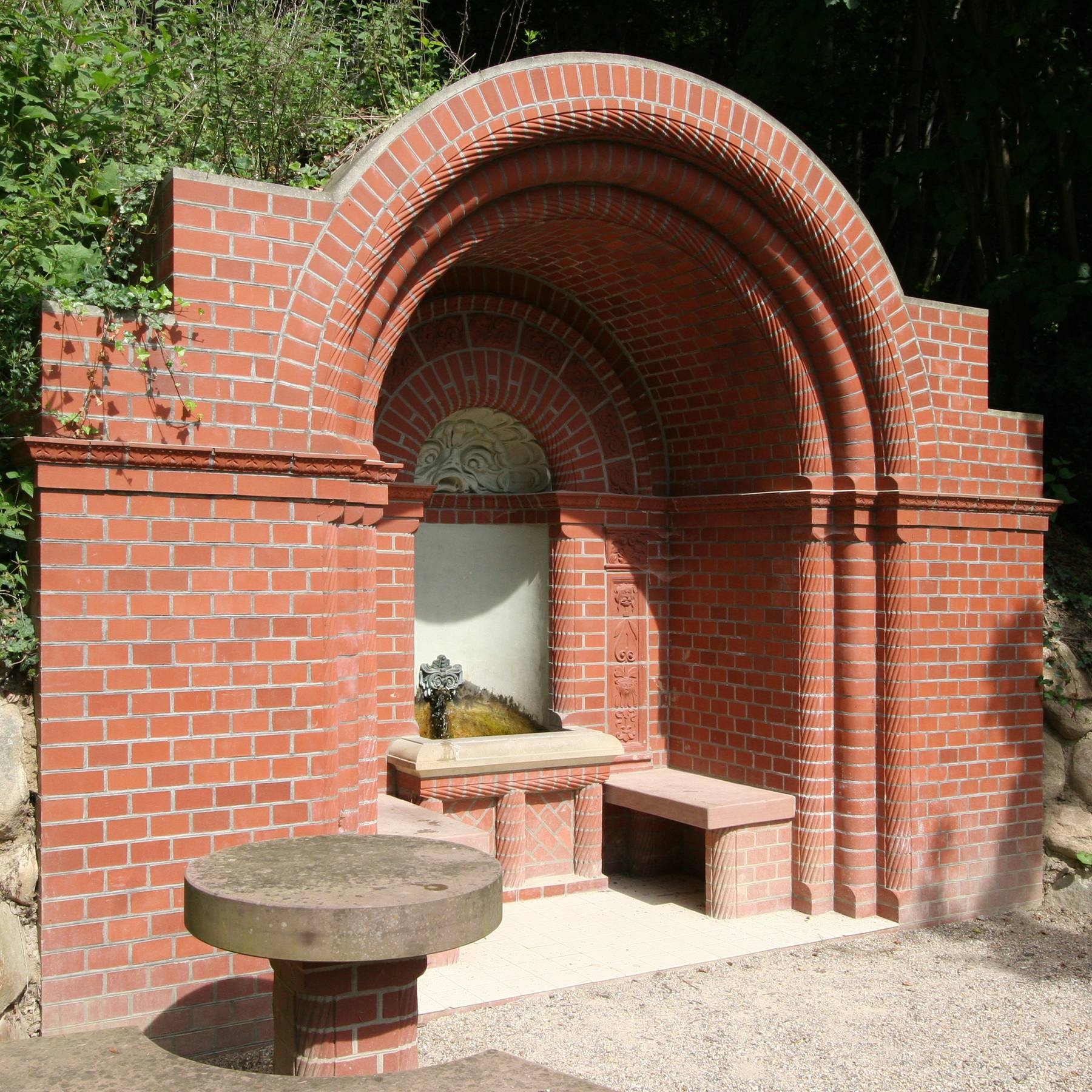 Elisabeth-Quelle im Schlosspark Wiligrad © 2012 Betrieb für Bau und Liegenschaften Mecklenburg-Vorpommern