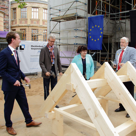 Richtfest am Erweiterungsbau für das Staatliche Museum in Schwerin © 2015 Betrieb für Bau und Liegenschaften Mecklenburg-Vorpommern