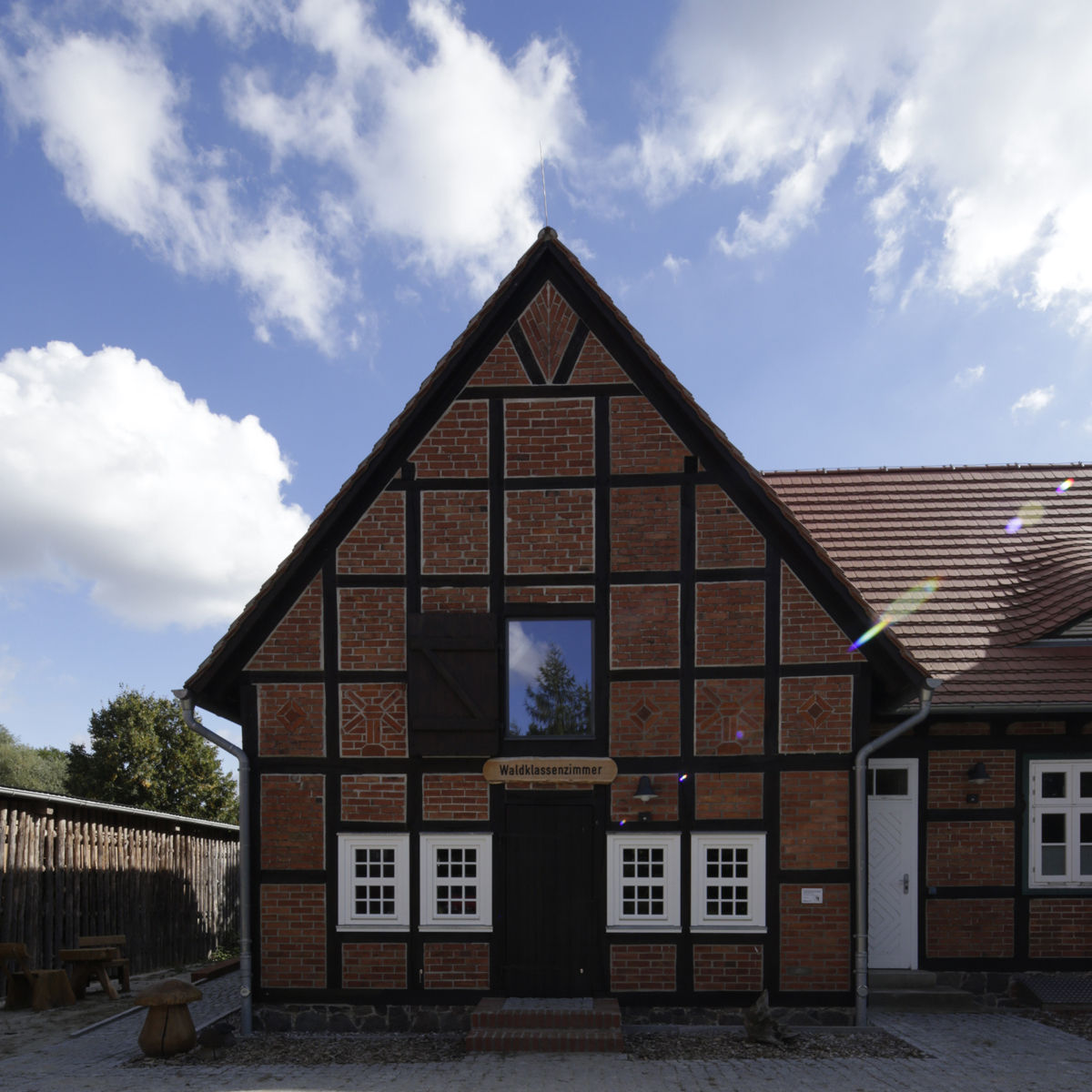 Waldklassenzimmer Revierförsterei Neuendorf - Neu Rhäse, Forsthaus 2 Umnutzung des Stallgebäudes © 2015 Betrieb für Bau und Liegenschaften Mecklenburg-Vorpommern