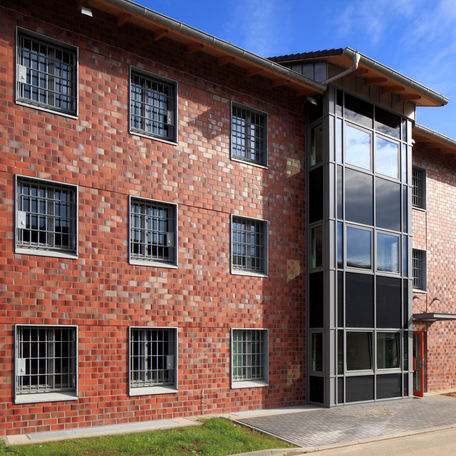 Ausschnitt der Klinkerfassade © 2015 Christoph Edelhoff im Auftrag dhbt Architekten aus Kiel