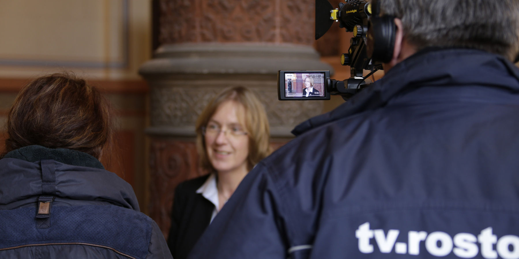 Denkmalpflege live: Oberkonservatorin Dr. Bettina Gnekow im Interview mit TV.Rostock. © 2016 Betrieb für Bau und Liegenschaften Mecklenburg-Vorpommern