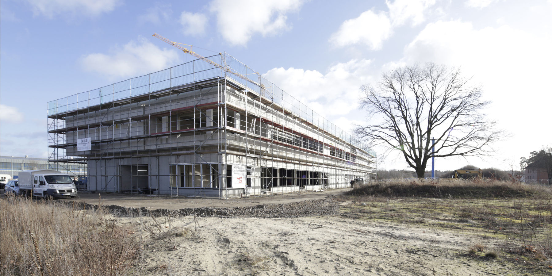 Perspektive des Rohbaus mit Blick auf den Haupteingang © 2016 Betrieb für Bau und Liegenschaften Mecklenburg-Vorpommern