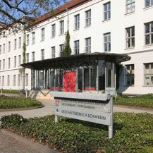 In der Werderstraße 4 ist der bbl-mv - Geschäftsbereich Schwerin untergebracht. Die AUfgaben des Staatlichen Hochbaus für das Land und den Bund in MV sowie die Bewirtschaftung aller Landesdienststellen werden von hier aus erledigt. © 2015 Betrieb für Bau und Liegenschaften Mecklenburg-Vorpommern