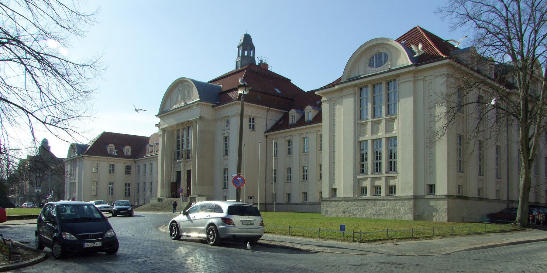 Einphasiger nicht-offener hochbaulicher Realisierungswettbewerb nach RPW 2013 mit vorgeschaltetem EU-weitem Bewerbungsverfahren mit max. 20 teilnehmenden Büros © 2020 SBL Schwerin