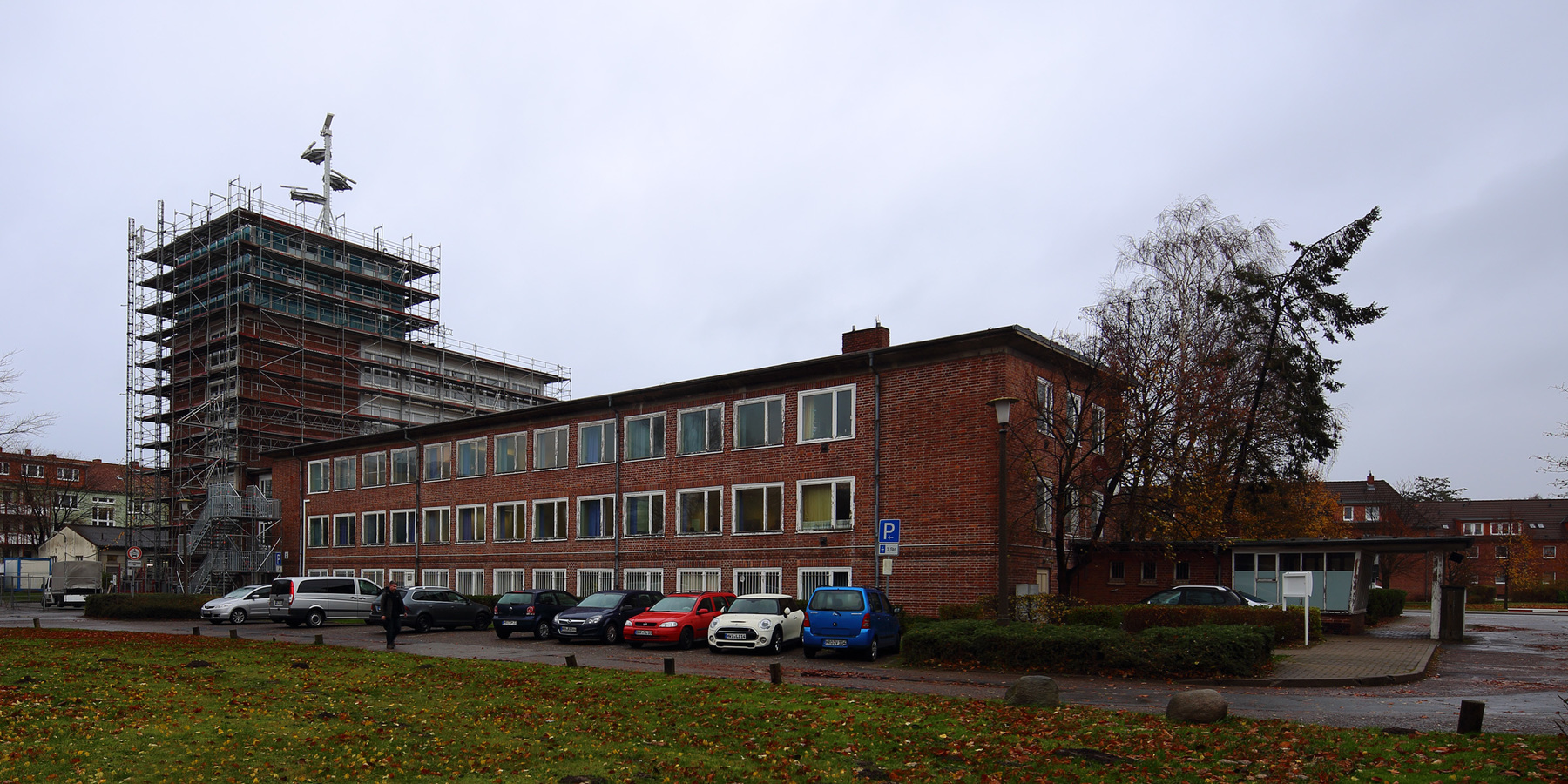 Auf dem Innenhof der Außenstelle in unmittelbarer Nähe des Kühlbeckens. © 2016 Betrieb für Bau und Liegenschaften Mecklenburg-Vorpommern