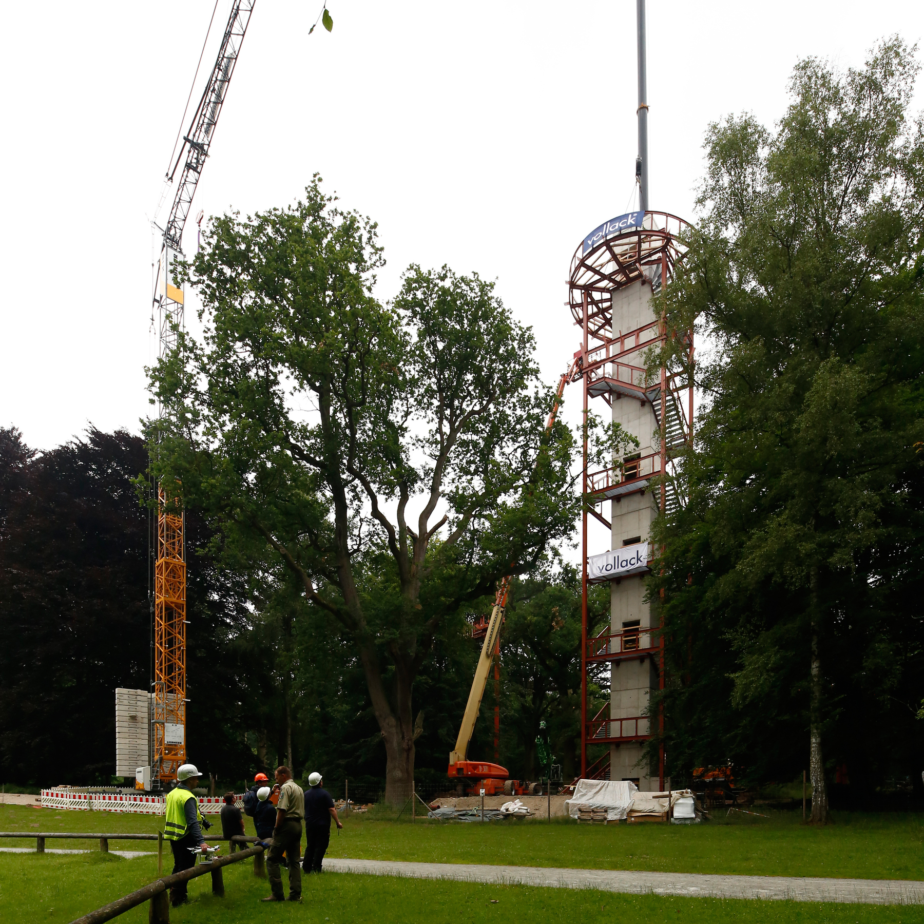 Geschafft! Das Verschrauben dauerte etwa eine Stunde. © 2017 Betrieb für Bau und Liegenschaften Mecklenburg-Vorpommern