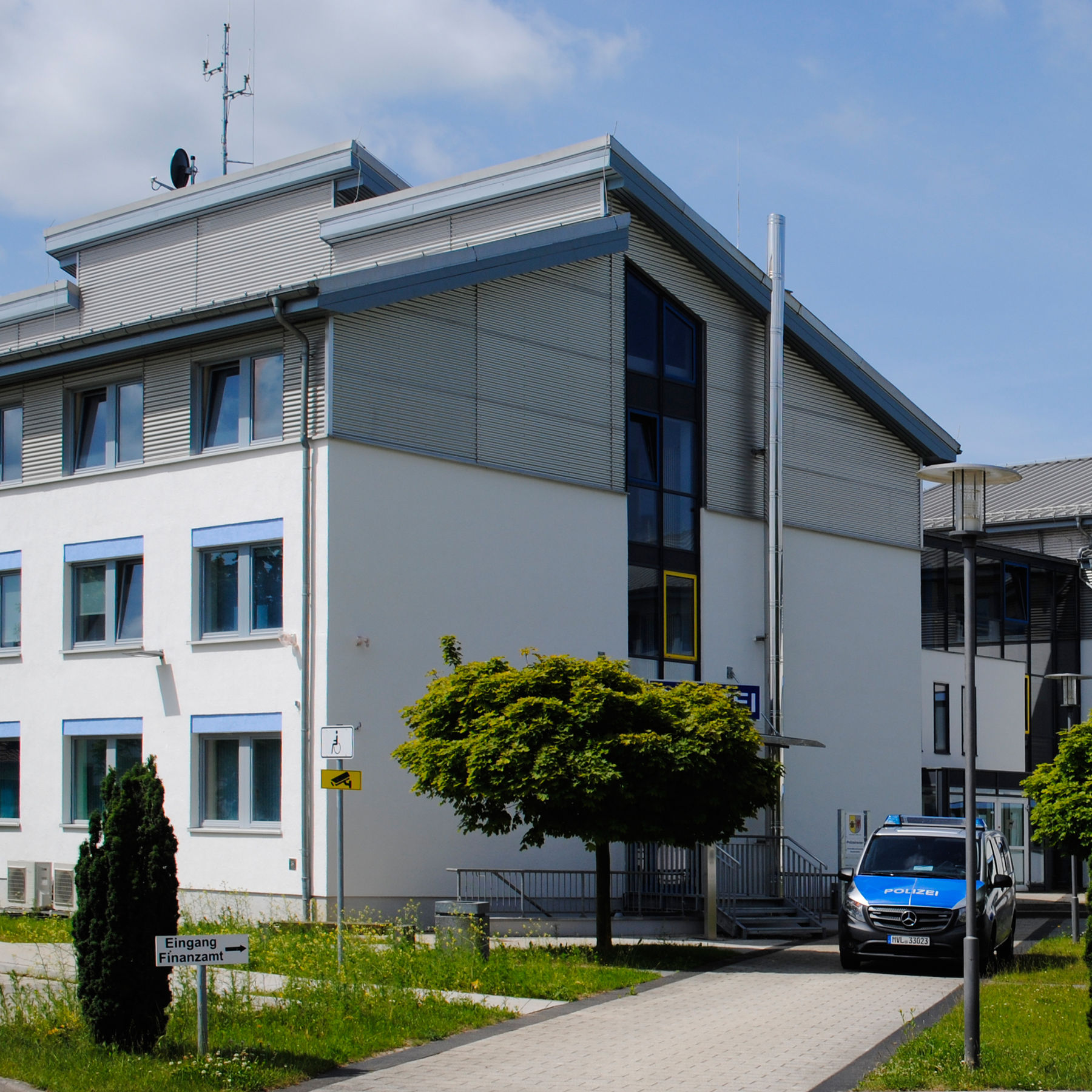 Blick auf den Haupteingang © 2017 Betrieb für Bau und Liegenschaften Mecklenburg-Vorpommern