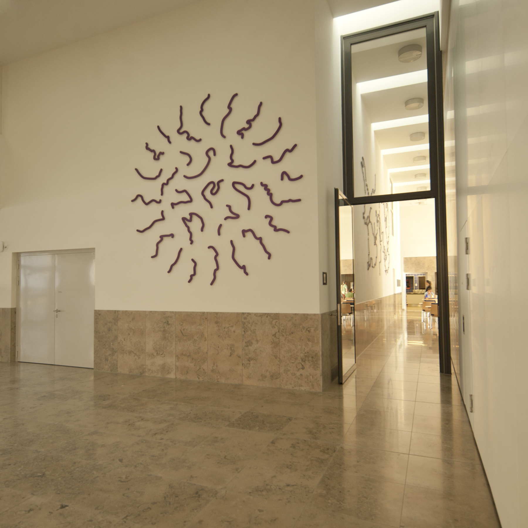 Wandgestaltung des Künstlers Matthias Geitel © Betrieb für Bau und Liegenschaften Mecklenburg-Vorpommern