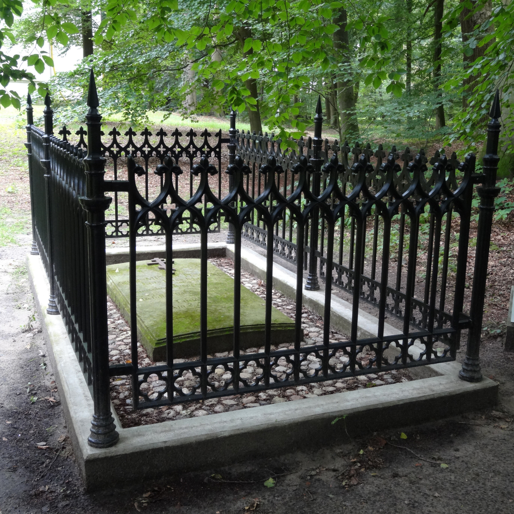 Puschkingrab nach der Restaurierung © 2018 Betrieb für Bau und Liegenschaften Mecklenburg-Vorpommern