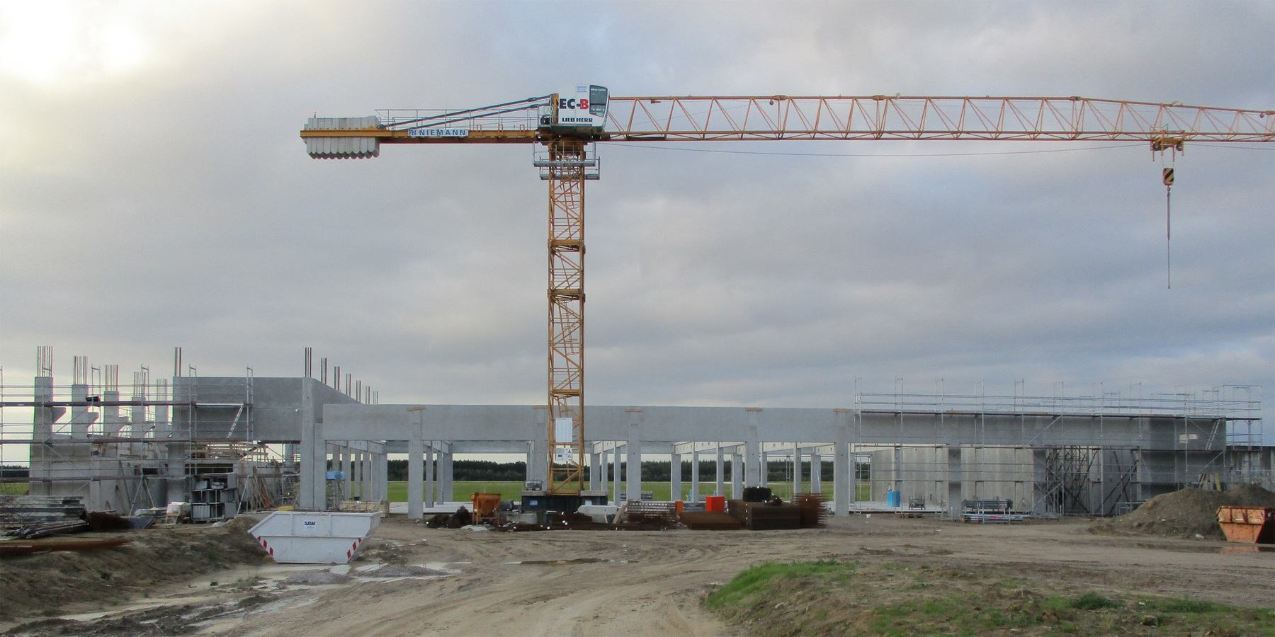 Breit aufgestellt: In dieser Halle können Fahrzeuge mit einer Länge von 24 Metern manövrieren. © 2017 Betrieb für Bau und Liegenschaften Mecklenburg-Vorpommern