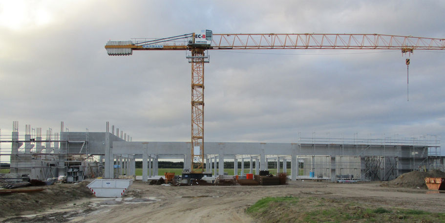 Breit aufgestellt: In dieser Halle können Fahrzeuge mit einer Länge von 24 Metern manövrieren. © 2017 Betrieb für Bau und Liegenschaften Mecklenburg-Vorpommern