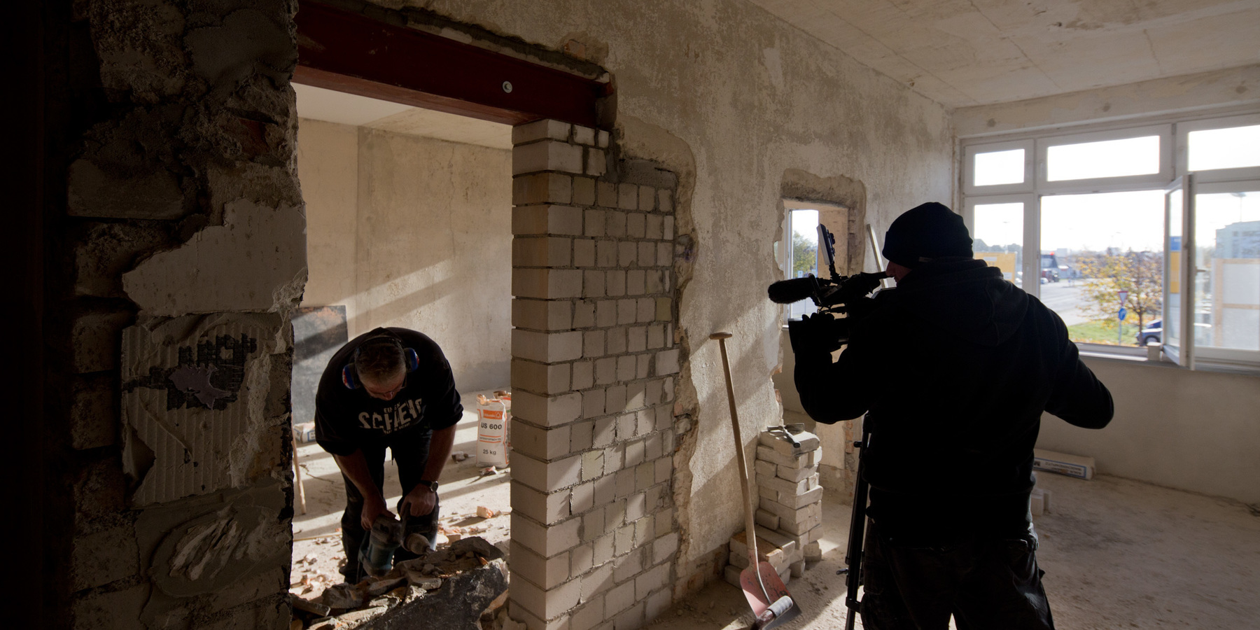 Presslufthammer und Kamera liefen beim Pressetermin Anfang November 2017. © 2017 Betrieb für Bau und Liegenschaften Mecklenburg-Vorpommern