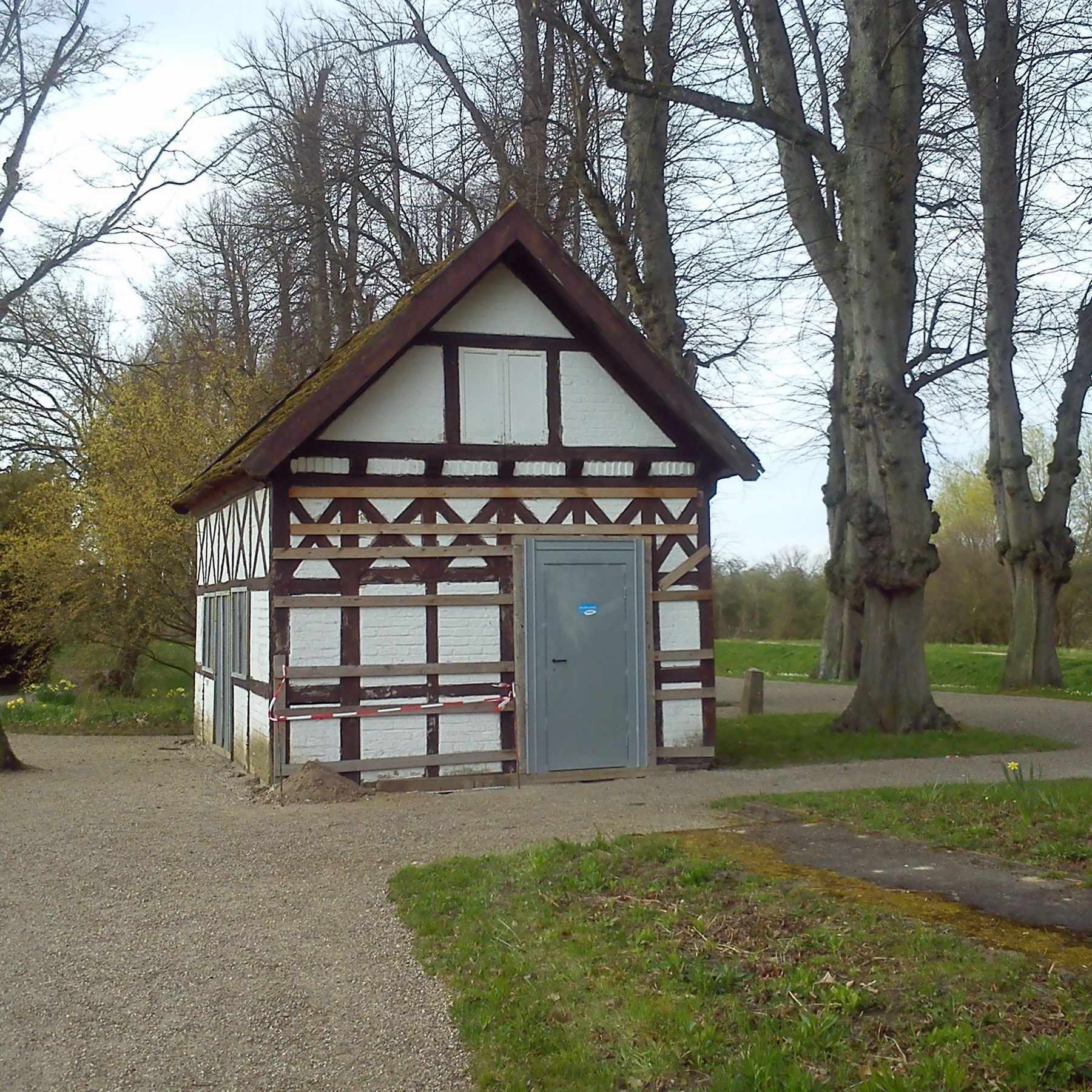 Das Gartenhaus wird wieder neu hergerichtet. © 2018 Betrieb für Bau und Liegenschaften Mecklenburg-Vorpommern