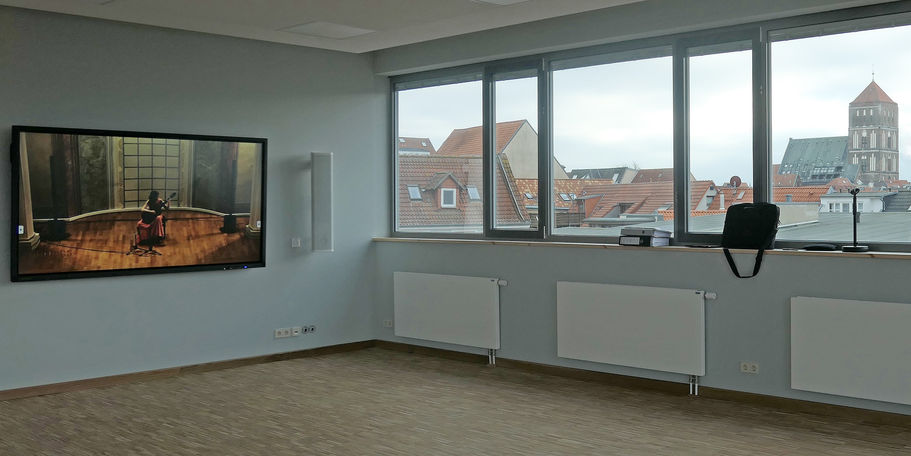 Die neue, hochwertige Medientechnik im Seminarraum. © 2019 Betrieb für Bau und Liegenschaften Mecklenburg-Vorpommern