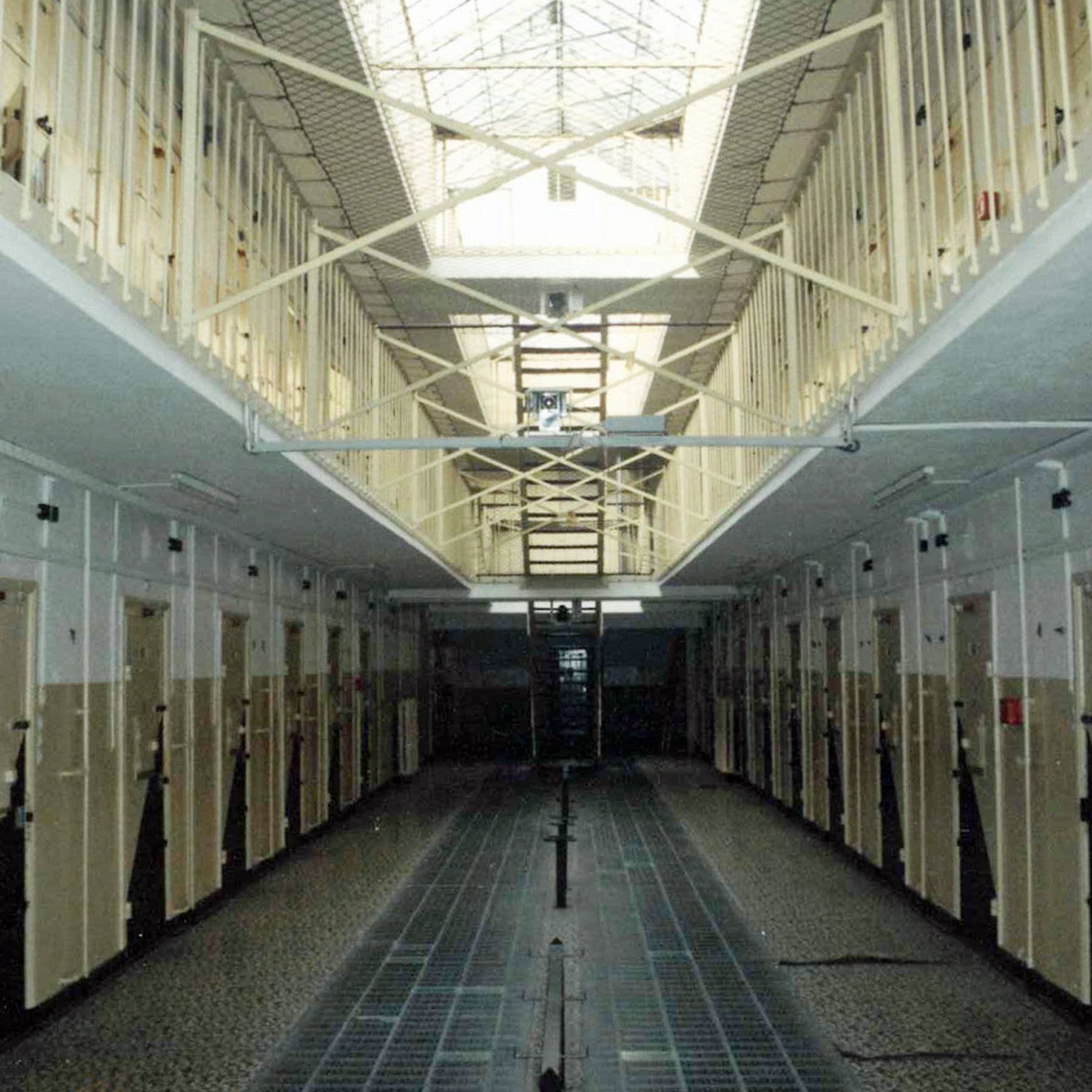 Blick in den Lichthof des Gefängnisses vor der Herrichtung © 2019 Betrieb für Bau und Liegenschaften Mecklenburg-Vorpommern