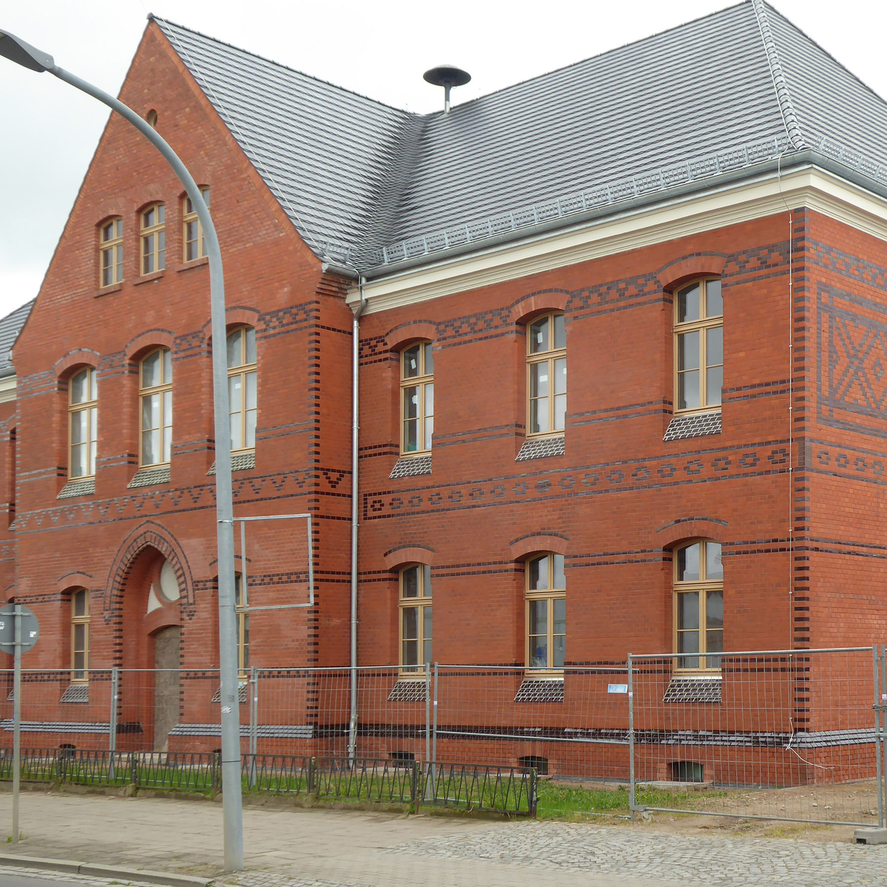 Blick auf das Haus 1 von der Clara-Zetkin-Straße © 2020 milatz.schmidt architekten gmbh, Neubrandenburg