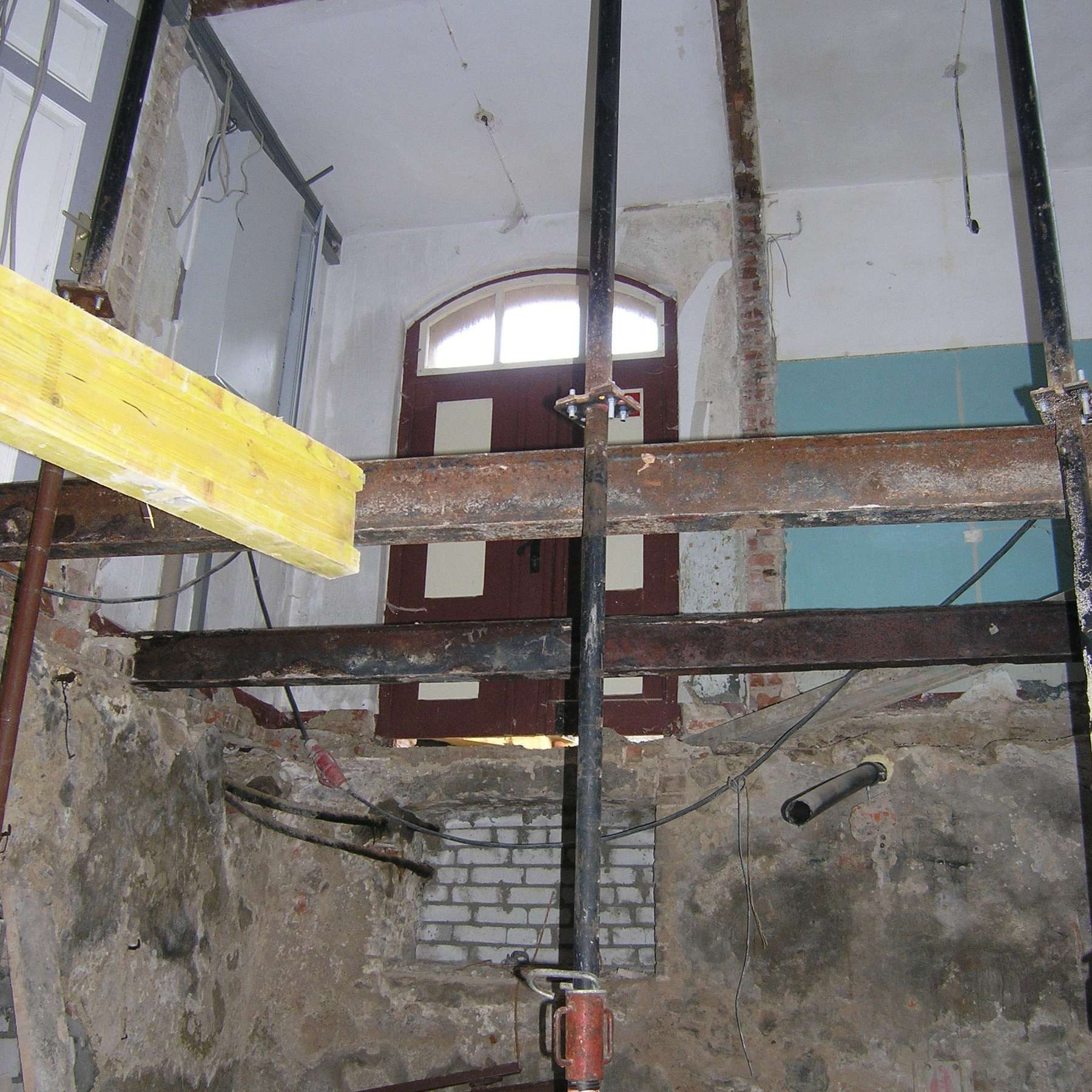 Bauarbeiten im Treppenhaus © 20007 Betrieb für Bau und Liegenschaften Mecklenburg-Vorpommern