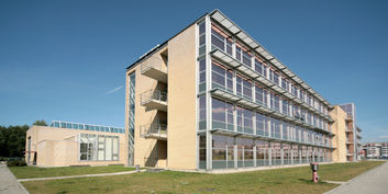 Blick auf das Haus 2- Fachbereich Landschaftsarchitektur, Geoinformatik, Geodäsie, Bauingenieurwesen © 2009 Betrieb für Bau und Liegenschaften Mecklenburg-Vorpommern