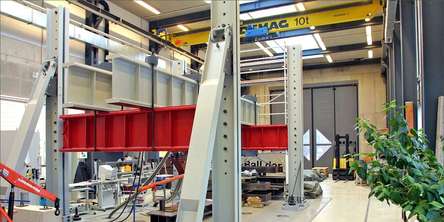 Blick in ein Labor im Haus 2 © 2009 Betrieb für Bau und Liegenschaften Mecklenburg-Vorpommern