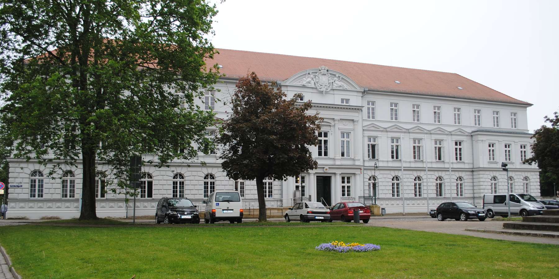 Fassadenansicht vom Franz-Parr-Platz © 2016 Betrieb für Bau und Liegenschaften Mecklenburg-Vorpommern