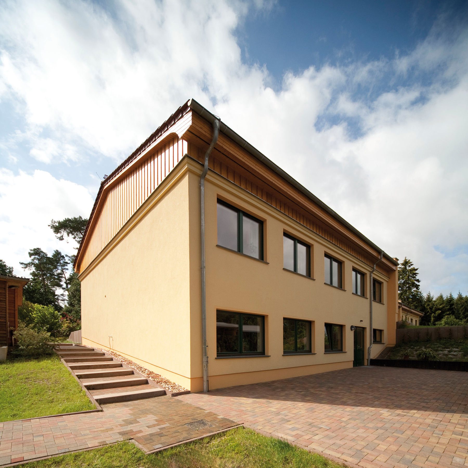 Hofansicht des neuen Speisetraktes © 2011 Betrieb für Bau und Liegenschaften Mecklenburg-Vorpommern