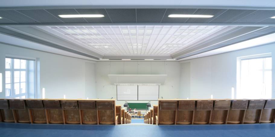 Aus dem Konjunkturpaket II finanziert: Hörsaal im Zentrum der Inneren Medizin am Klinikum der Universität Rostock. © 2010 Christian Hoffmann, FM M-V