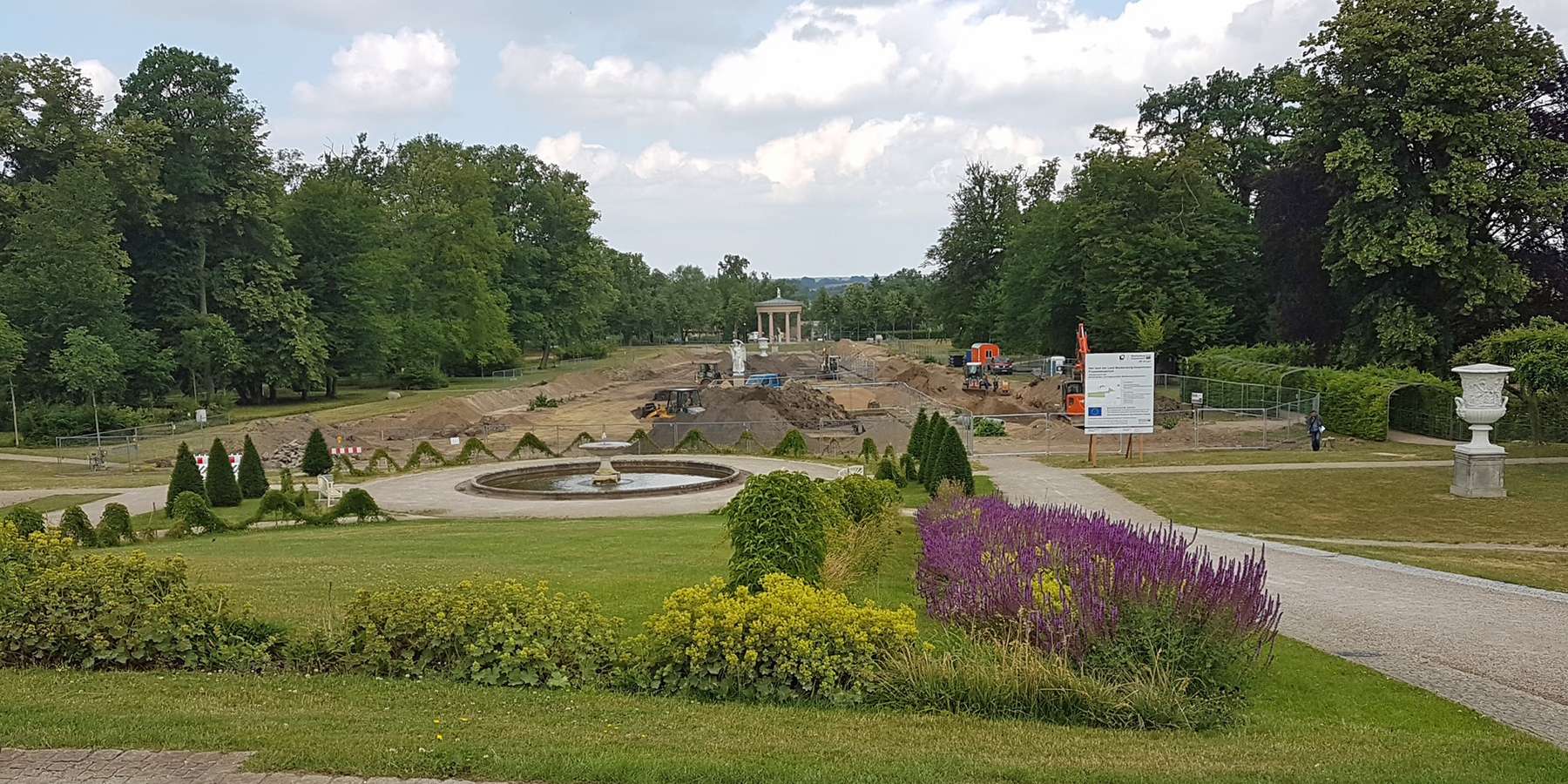 Herrichtung des Rasenparterre Schlossgarten Neustrelitz © 2018 Betrieb für Bau und Liegenschaften Mecklenburg-Vorpommern