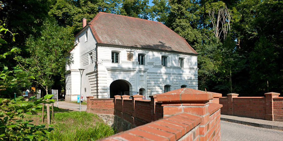 Schlossanlage Mirow – Sanierung des Torhauses abgeschlossen und neuer Spielplatz fertig gestellt © 2018 Jörn Lehmann