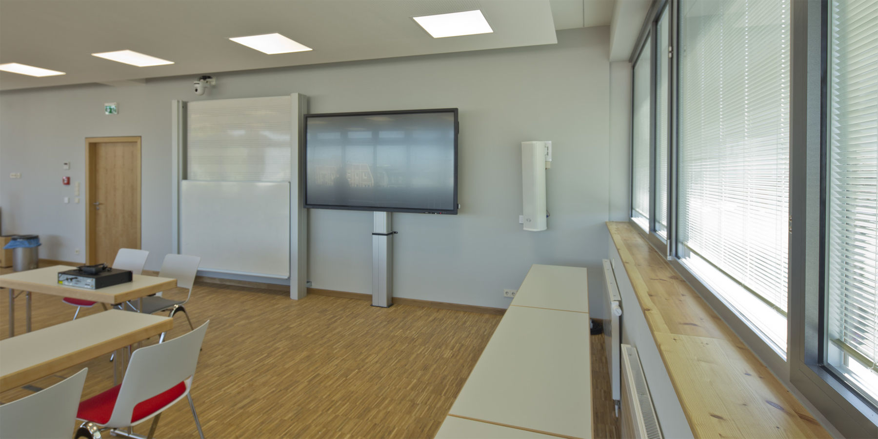 Gut benotet! Auf dem 85 Zoll Bildschirm können Noten nicht nur angezeigt sondern auch geschrieben werden. © 2019 Betrieb für Bau und Liegenschaften Mecklenburg-Vorpommern