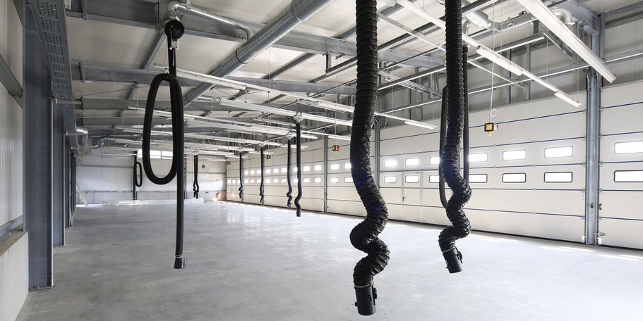 In der neuen Fahrzeughalle. © 2019 Betrieb für Bau und Liegenschaften Mecklenburg-Vorpommern