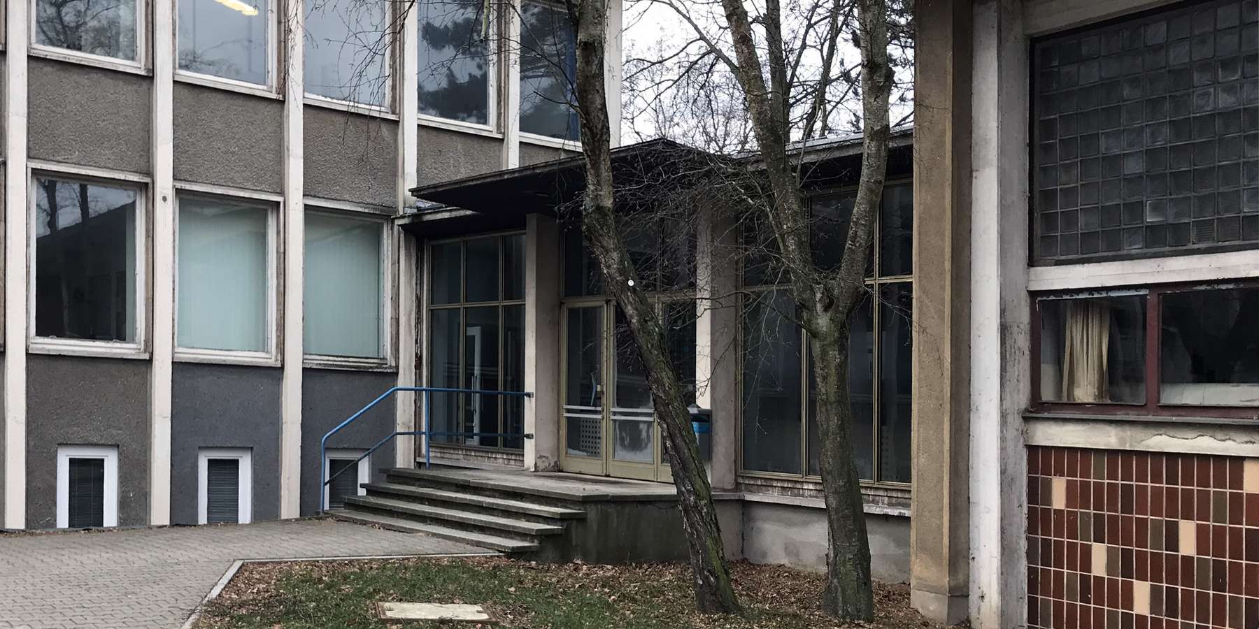 Verbinder und Zugang zum Statikgebäude. © 2019 Betrieb für Bau und Liegenschaften Mecklenburg-Vorpommern